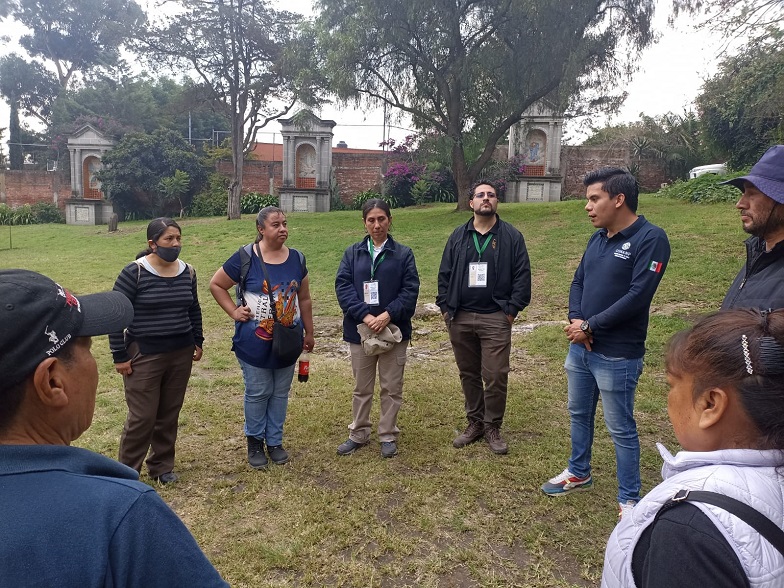 grupo de ejidatarios de los remedios tomando curso