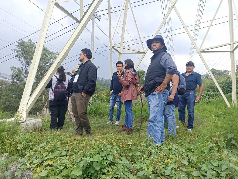 grupo de personas realizando recorrido de reconocimiento en el parque nacional los remedios
